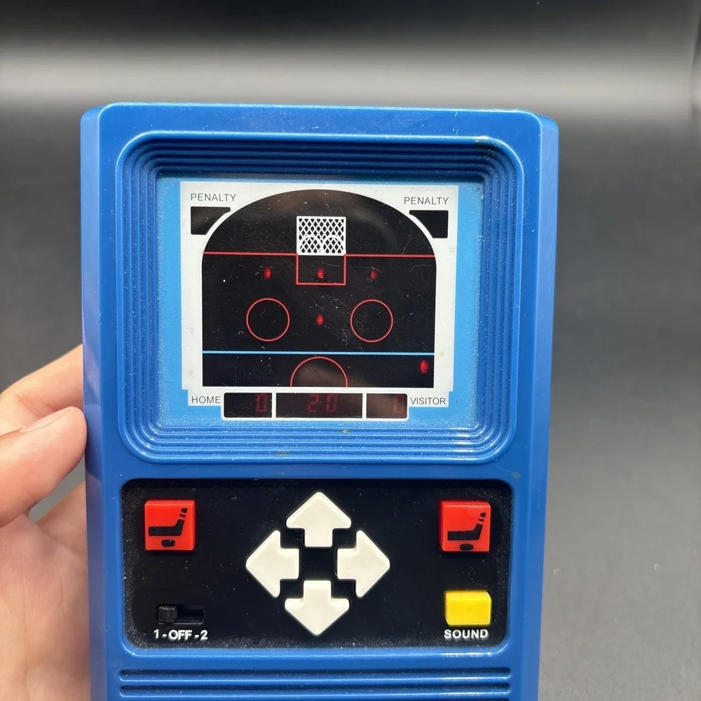 Authentic Mattel Electronics Hockey 2946-0330 Vintage 1978 Handheld Game Works